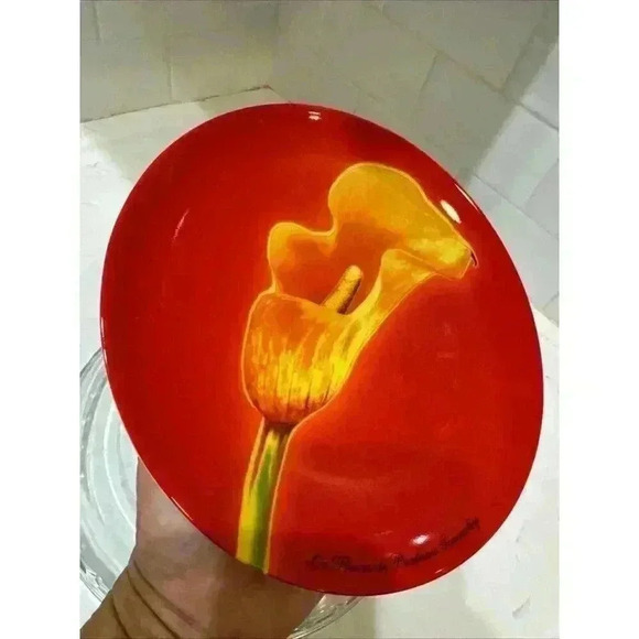 Givenchy "Les Fleurs de Parfums Givenchy", Red Plate Calla Lilly 8" - Picture 4 of 10